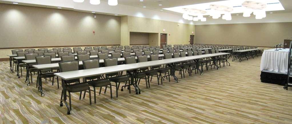 I Hotel And Illinois Conference Center - Шампейн Удобства фото